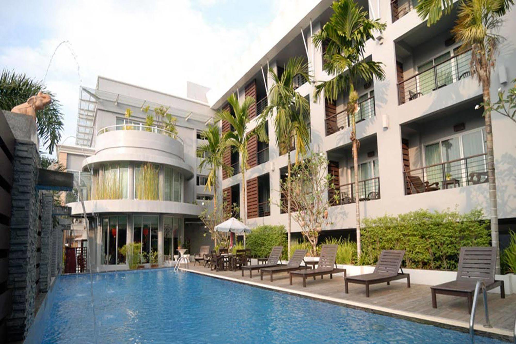 Hotel Baan Suwantawe Phuket Exterior foto